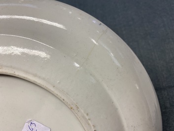 Cinq plates en porcelaine de Chine famille rose de Canton, 19&egrave;me